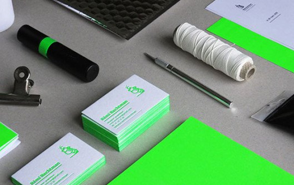 Tiếp nối cảm hứng với nghệ thuật khắc chữ lên danh thiếp Implement-a-Color-Design-Scheme thiet ke bo nhan dien thuong hieu dep