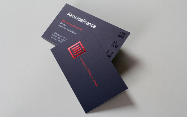Red-Foil-Business-Card-Design Cach thiet ke bo nhan dien thuong hieu dep
