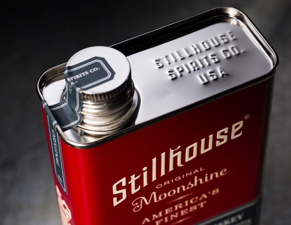 Ngắm nghía mẫu thiết kế bao bì sản phẩm Stillhouse Moonshine 3