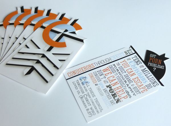 60 Business card độc đáo với nét cắt táo bạo Conquerors-Through-Christ-logo-die-cut-cards