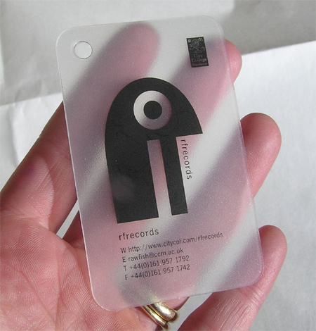 20-Transparent-Business-Card thiet ke danh thiep plastic